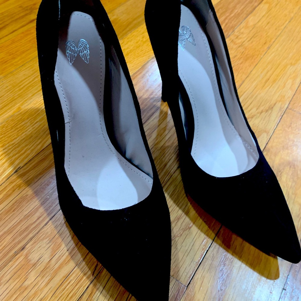 Victoria’s Secret 4 in heels